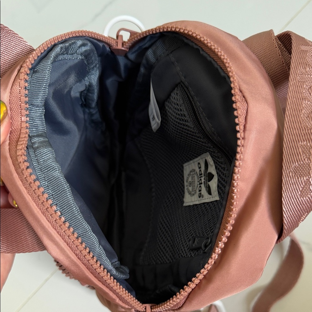 Adidas Rise Multiuse Bag - Picture 6 of 6